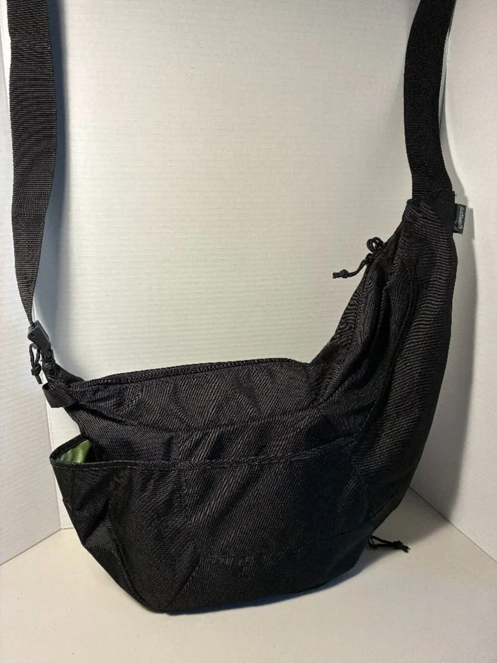 Lowepro Passport Sling DSLR Camera Bag Black 1-Shoulder Expandable w/ Inserts
